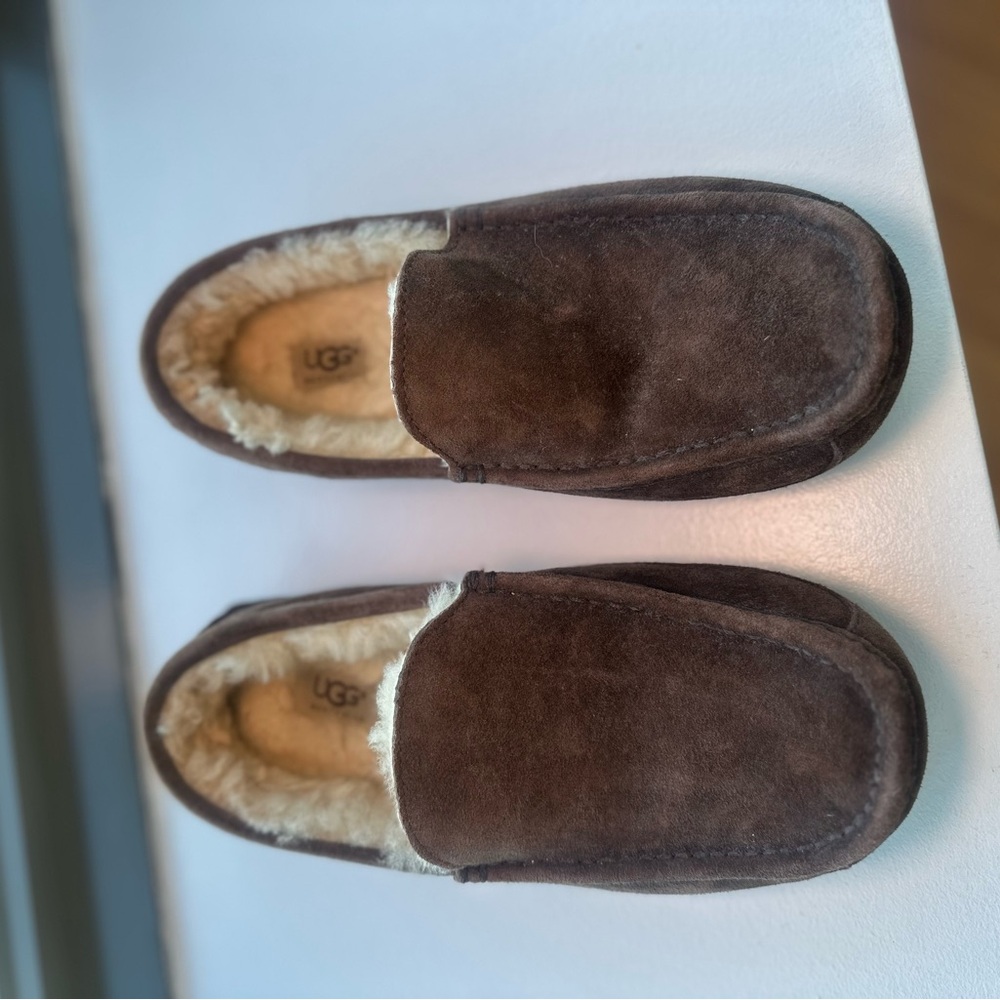 UGG Slippers Size 8